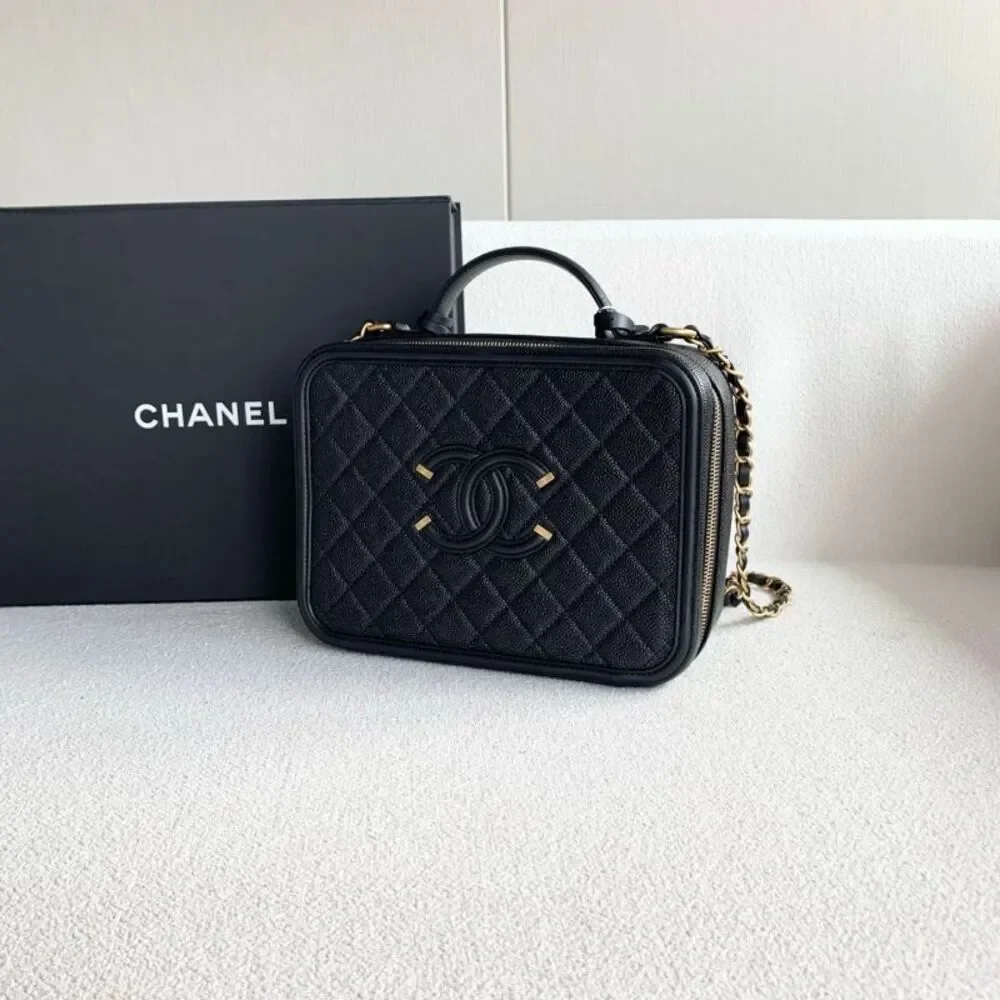 CHANEL brand color